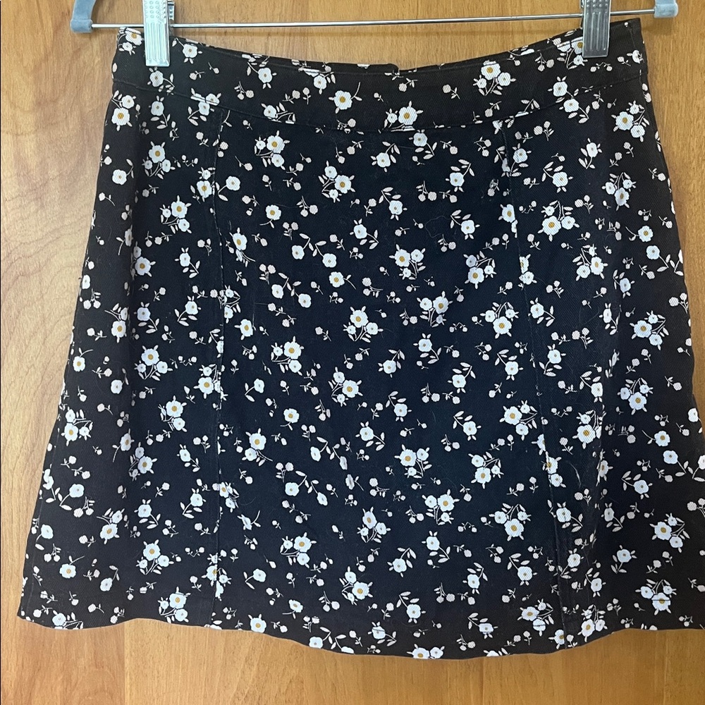 Floral Button-Up Black Denim Skirt - Picture 3 of 3